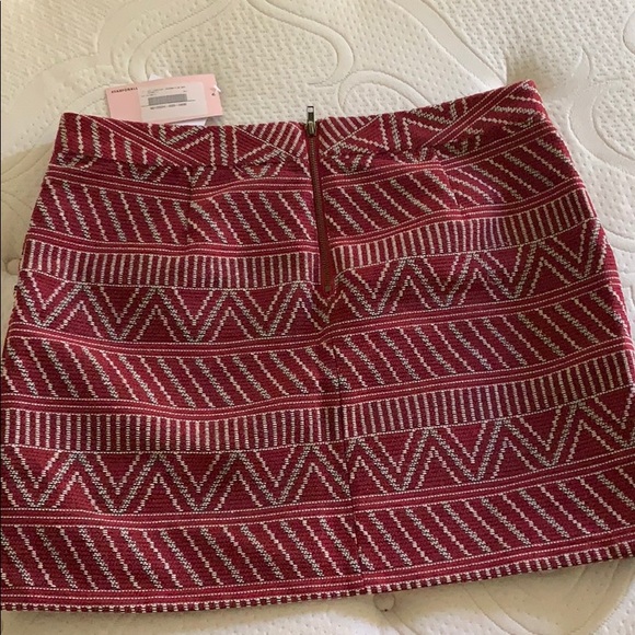 Red A line skirt - Picture 3 of 4